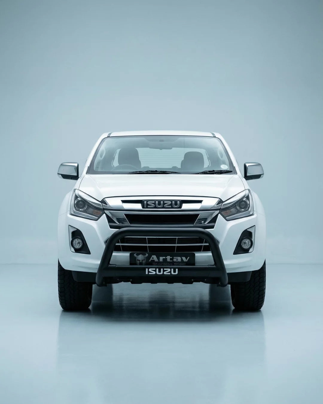 Isuzu RT50 & RT85 Nudge Bar Black
