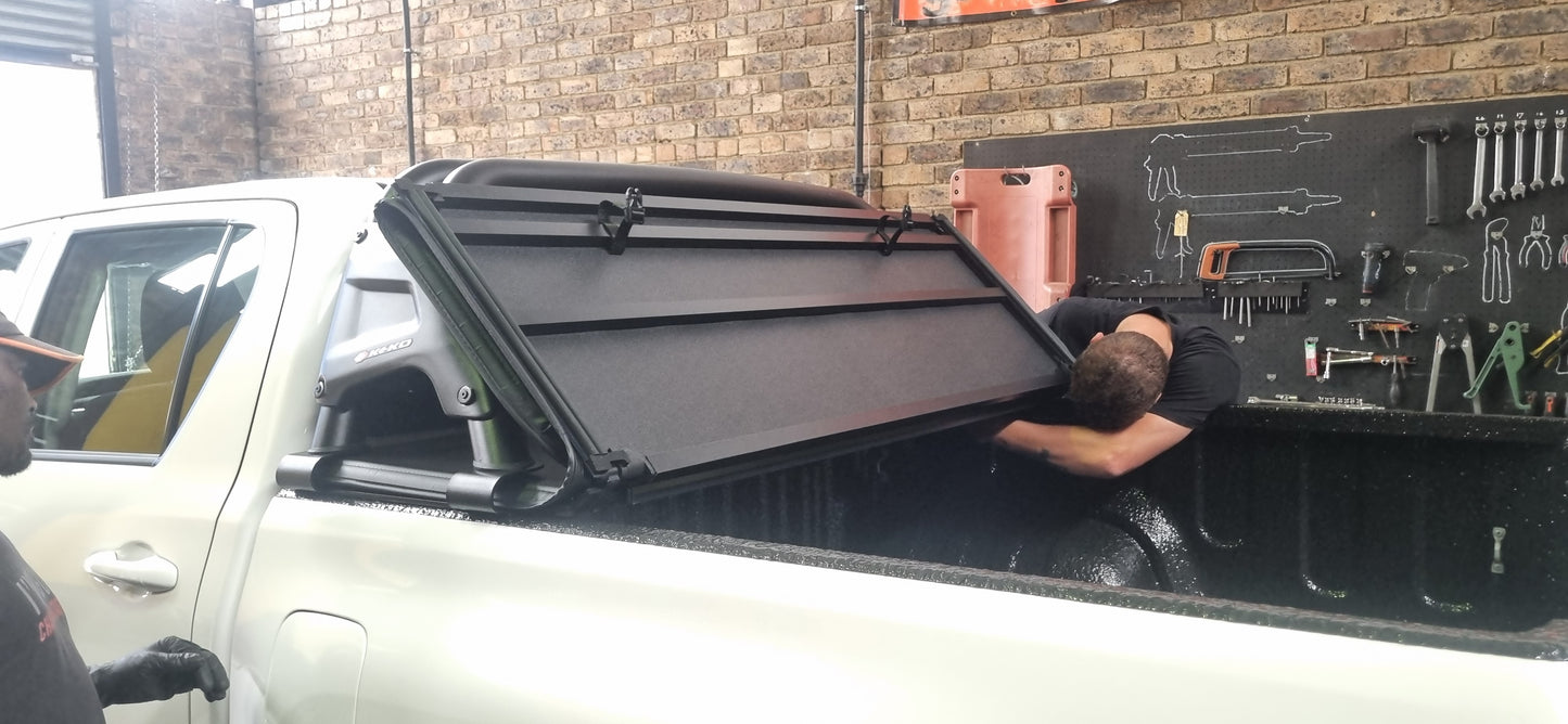 Trifold Hard Lockable Bakkie Tonneau Covers Toyota Hilux