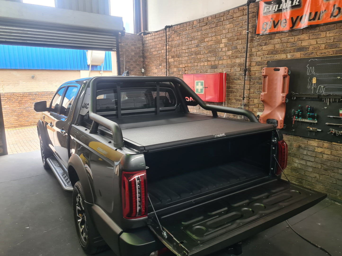 Aluminium Multiflex Hard Folding Covers - JAC