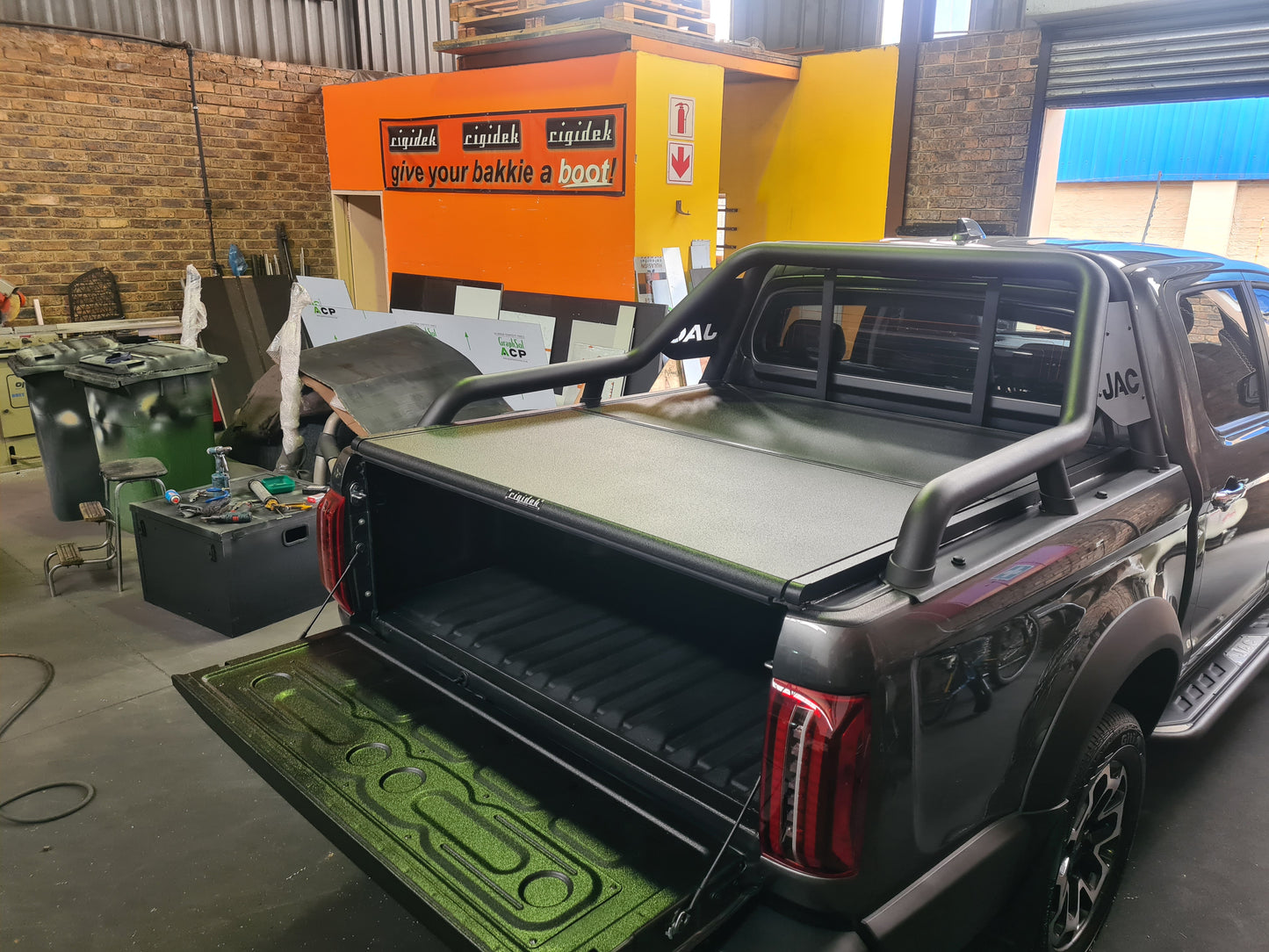 Aluminium Multiflex Hard Folding Covers - JAC