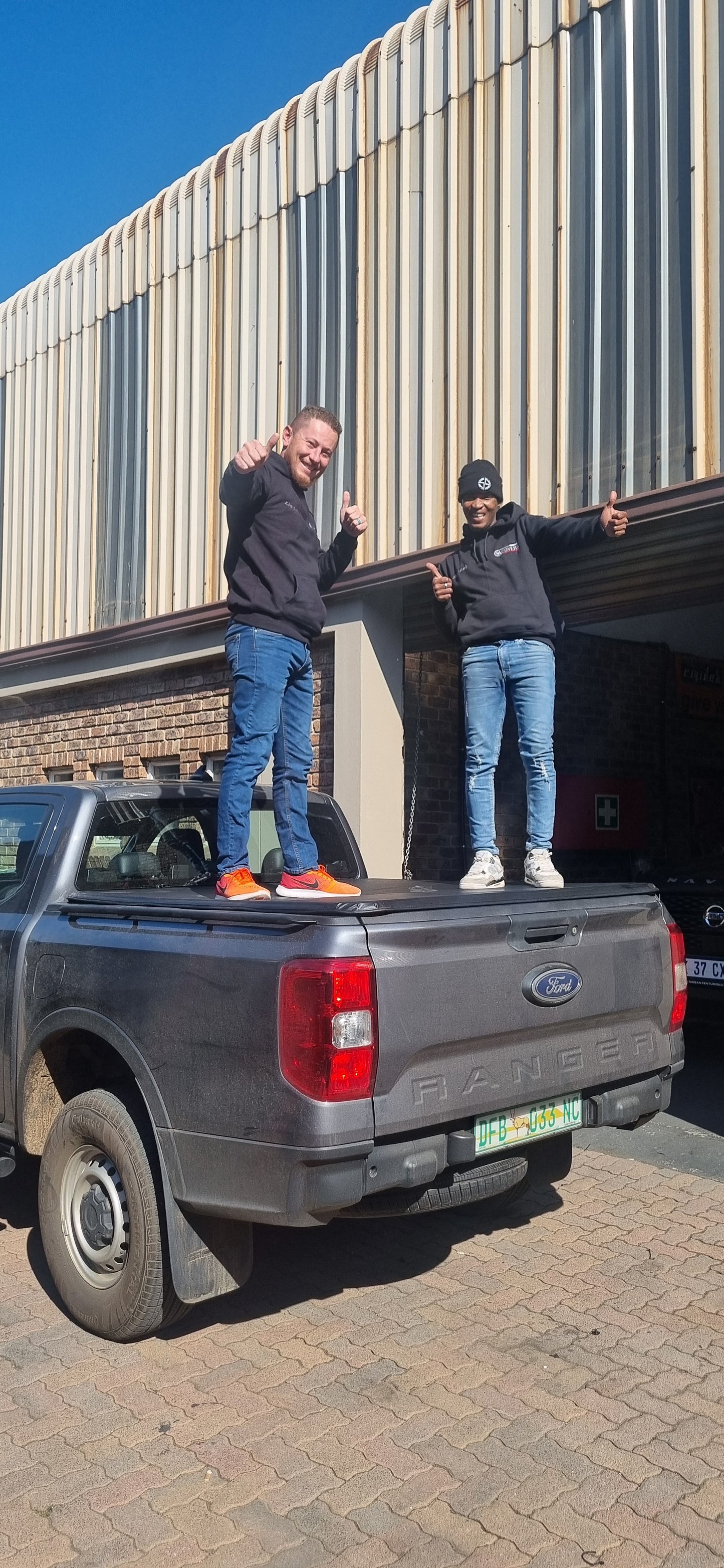 Trifold Hard Lockable Bakkie Tonneau Covers Ford