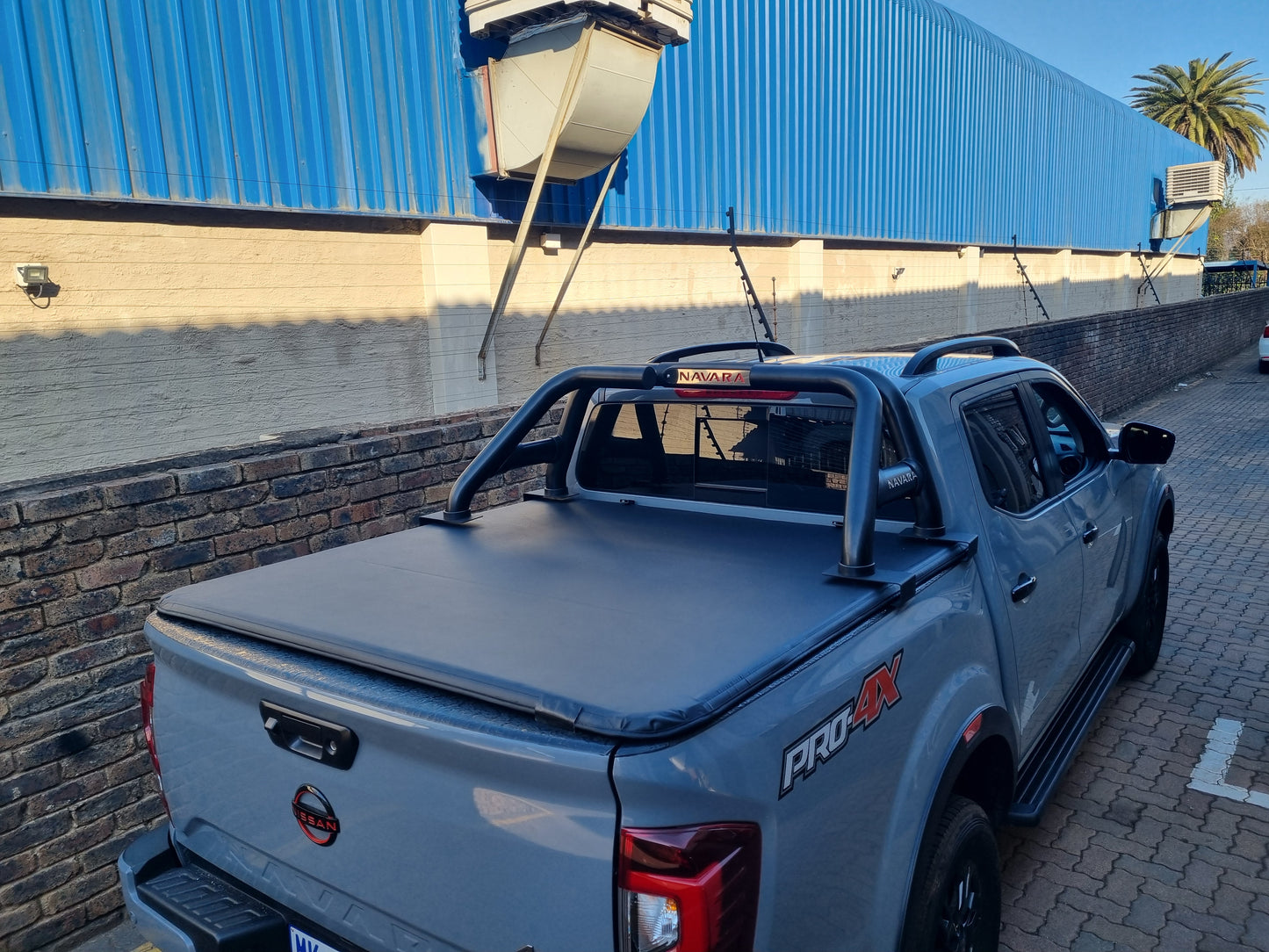 Trifold Soft Lockable tonneau Covers Nissan