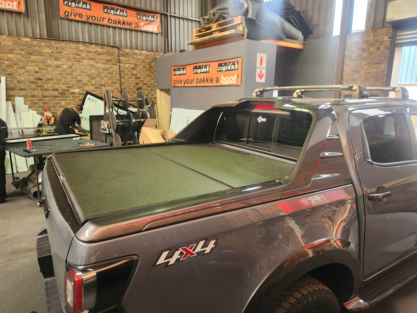 Aluminium Multiflex Hard Folding Covers - Isuzu
