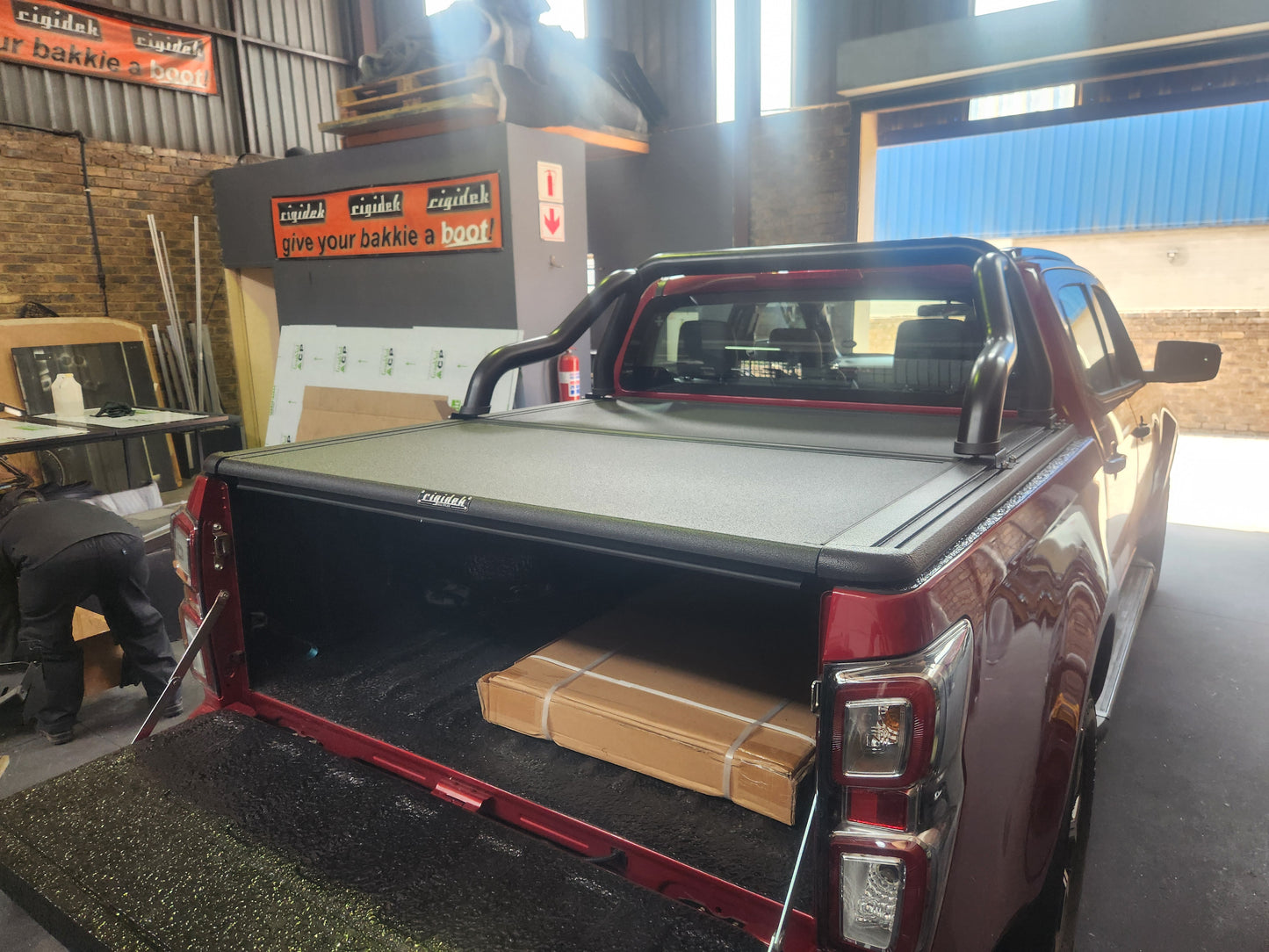 Aluminium Multiflex Hard Folding Covers - Isuzu