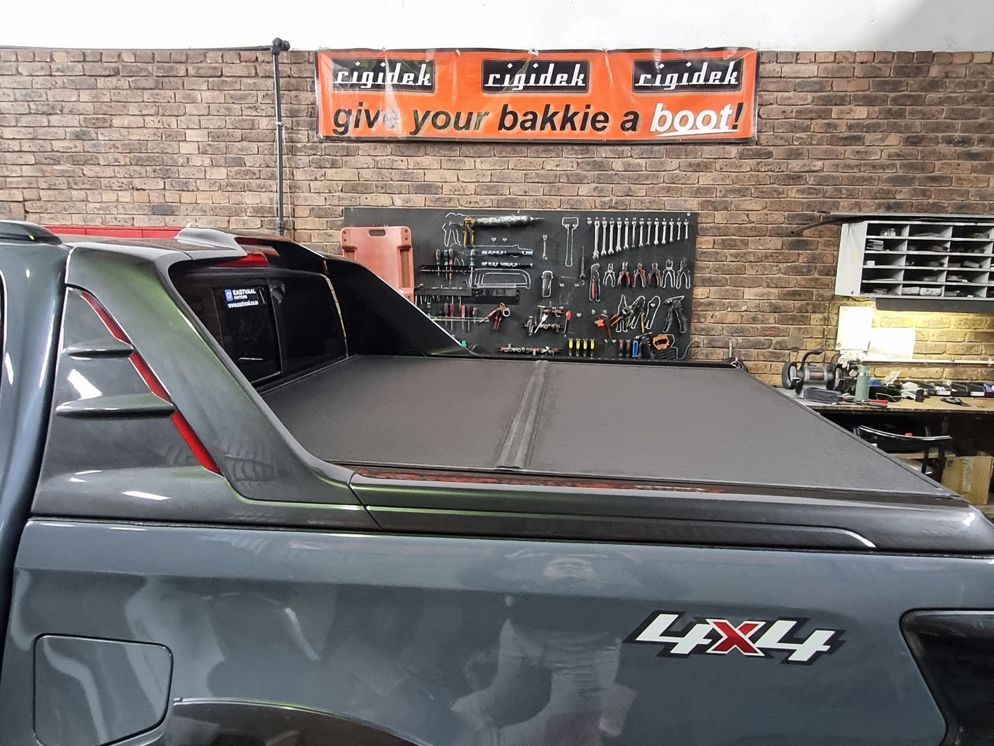 Aluminium Multiflex Hard Folding Covers - Isuzu