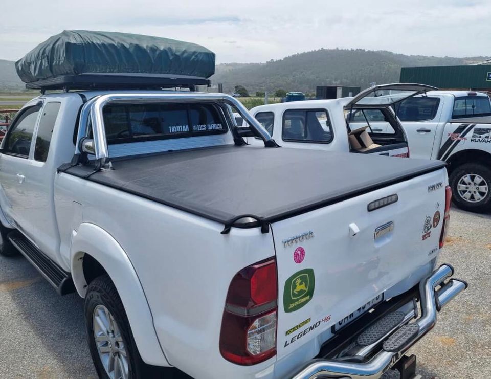 Toyota Hilux Clip-on Tonneau Cover