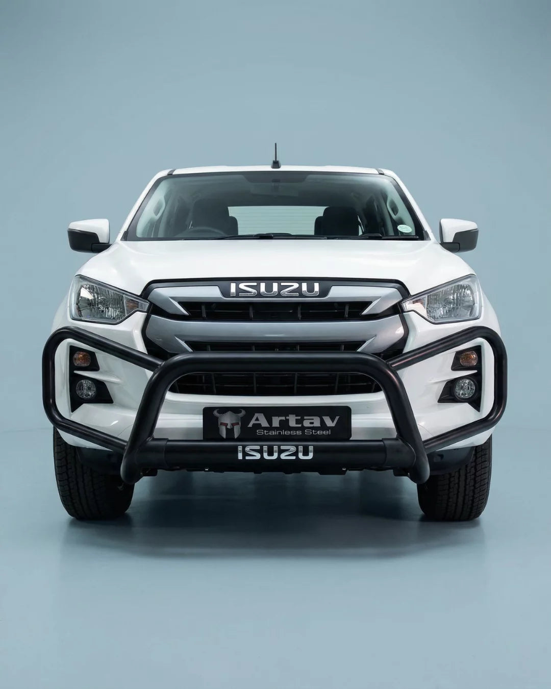 Isuzu DMAX Tri Bumper Black