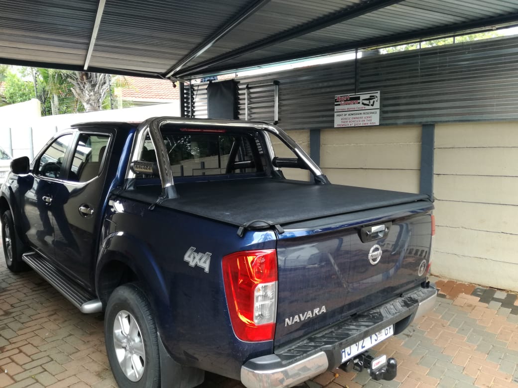 Nissan Navara  Clip On Tonneau Cover