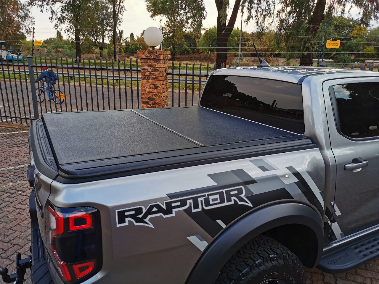 Aluminium Multiflex Hard Folding Covers - Ford