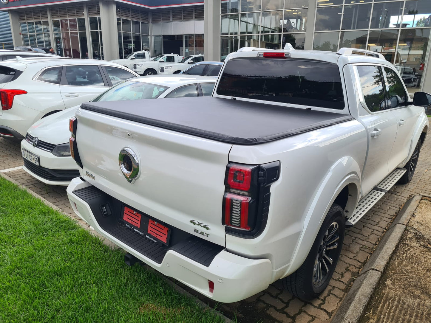 Trifold Soft Lockable tonneau Covers GWM