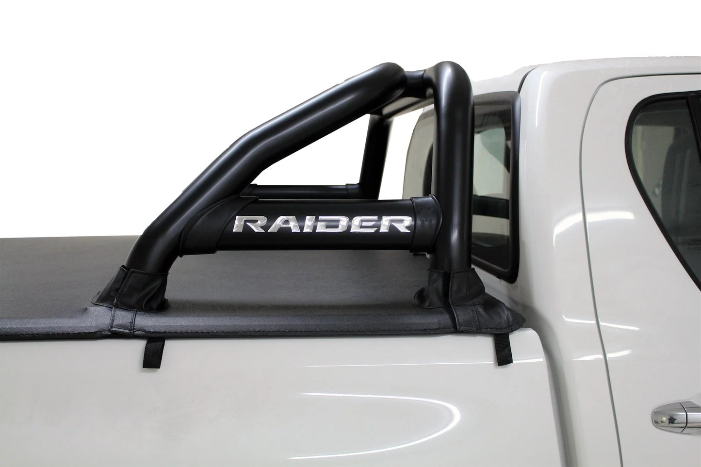 Toyota Hilux 6 Bend Sports Bar w Oval Side Plates Black (DC & EX) – DOES NOT FIT WITH TOYOTA OEM TONNEAU