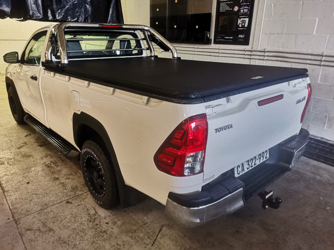 Toyota Hilux Clip-on Tonneau Cover